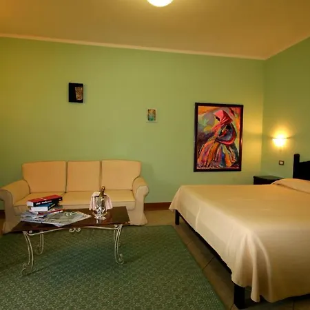 Il Duomo Phg أوريستانو